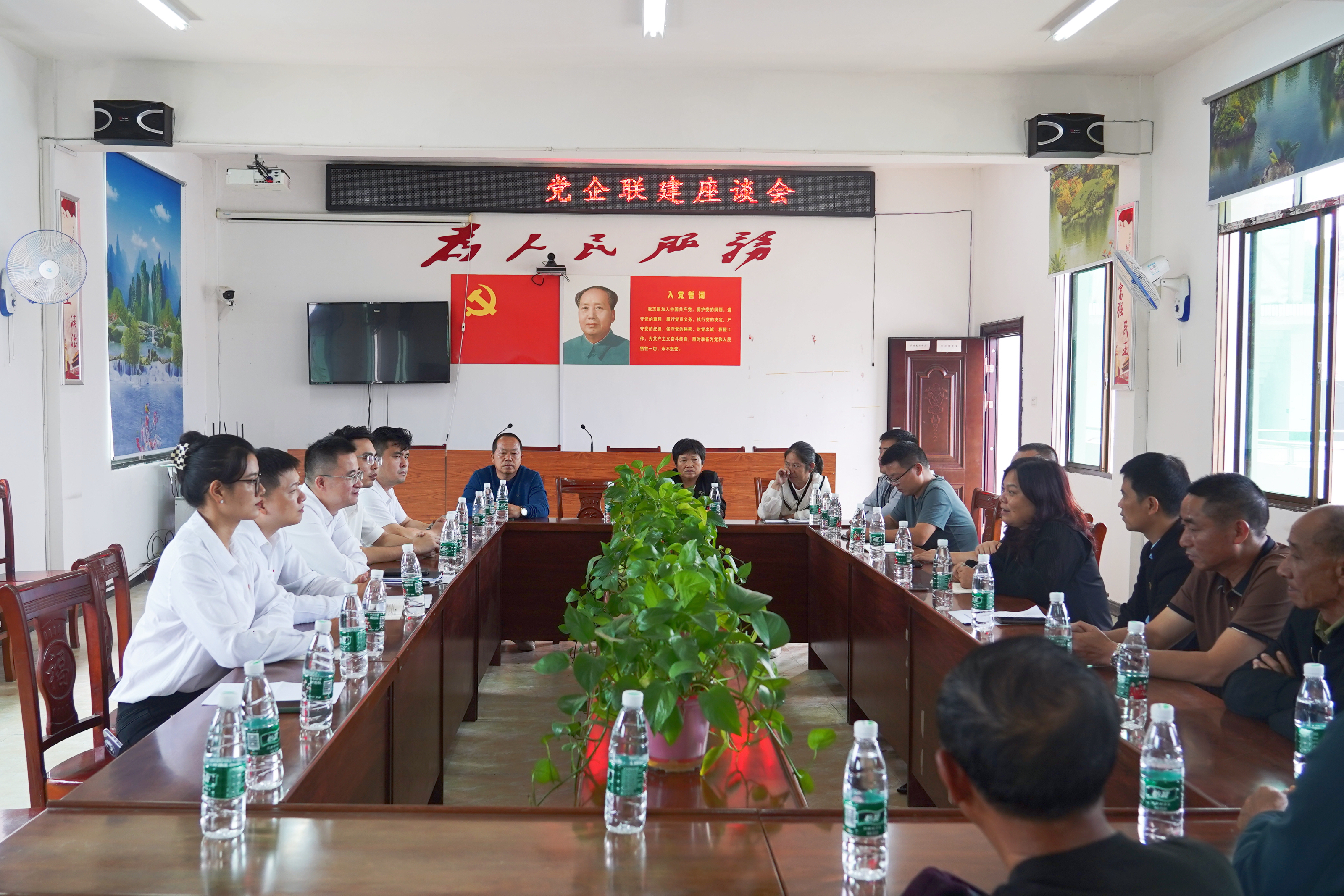 湖南发展党群综合与人力资源党支部持续推进党建联村活动